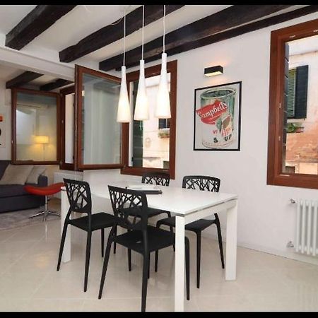 Venice Mirrors المظهر الخارجي الصورة